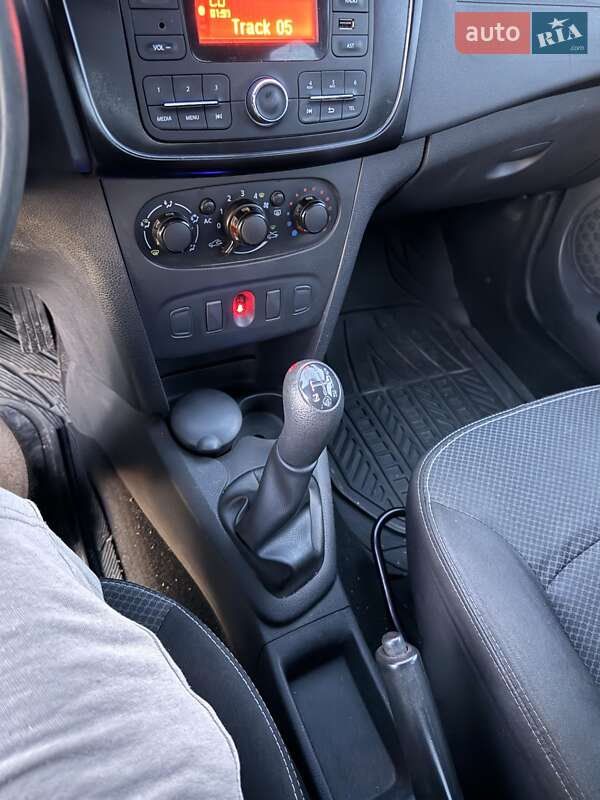 Седан Renault Logan 2013 в Нововолынске фото 11 Седан Renault Logan 2013 в Нововолынске