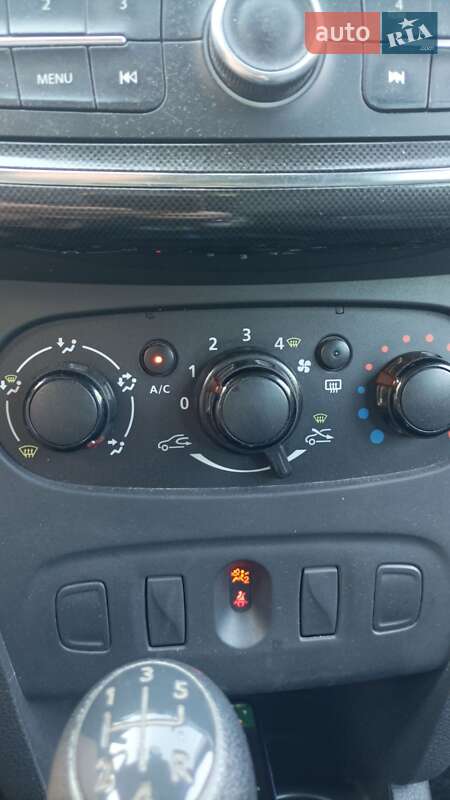 Универсал Renault Logan 2017 в Днепре фото 2 Универсал Renault Logan 2017 в Днепре