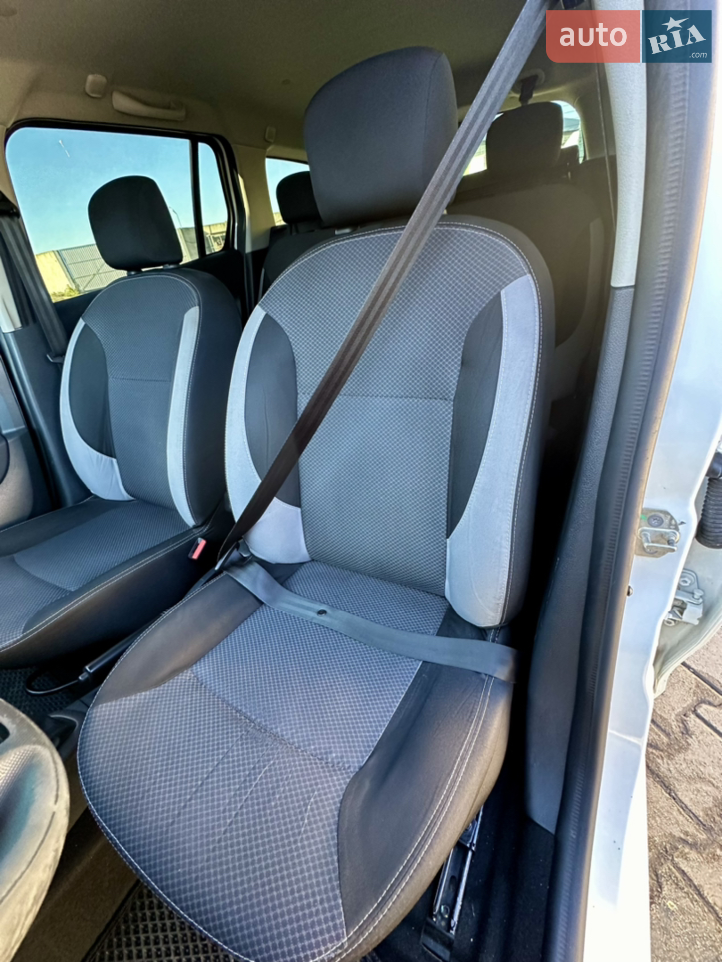 2016 Renault Logan - мініатюра 15