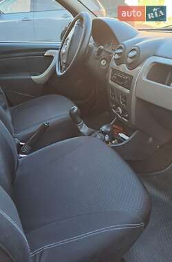 Седан Renault Logan 2010 в 
