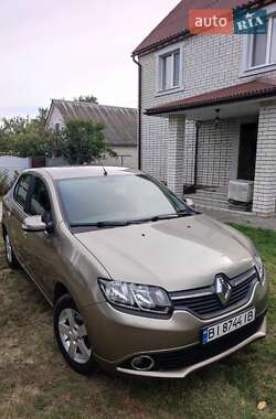 Седан Renault Logan 2013 в Хороле