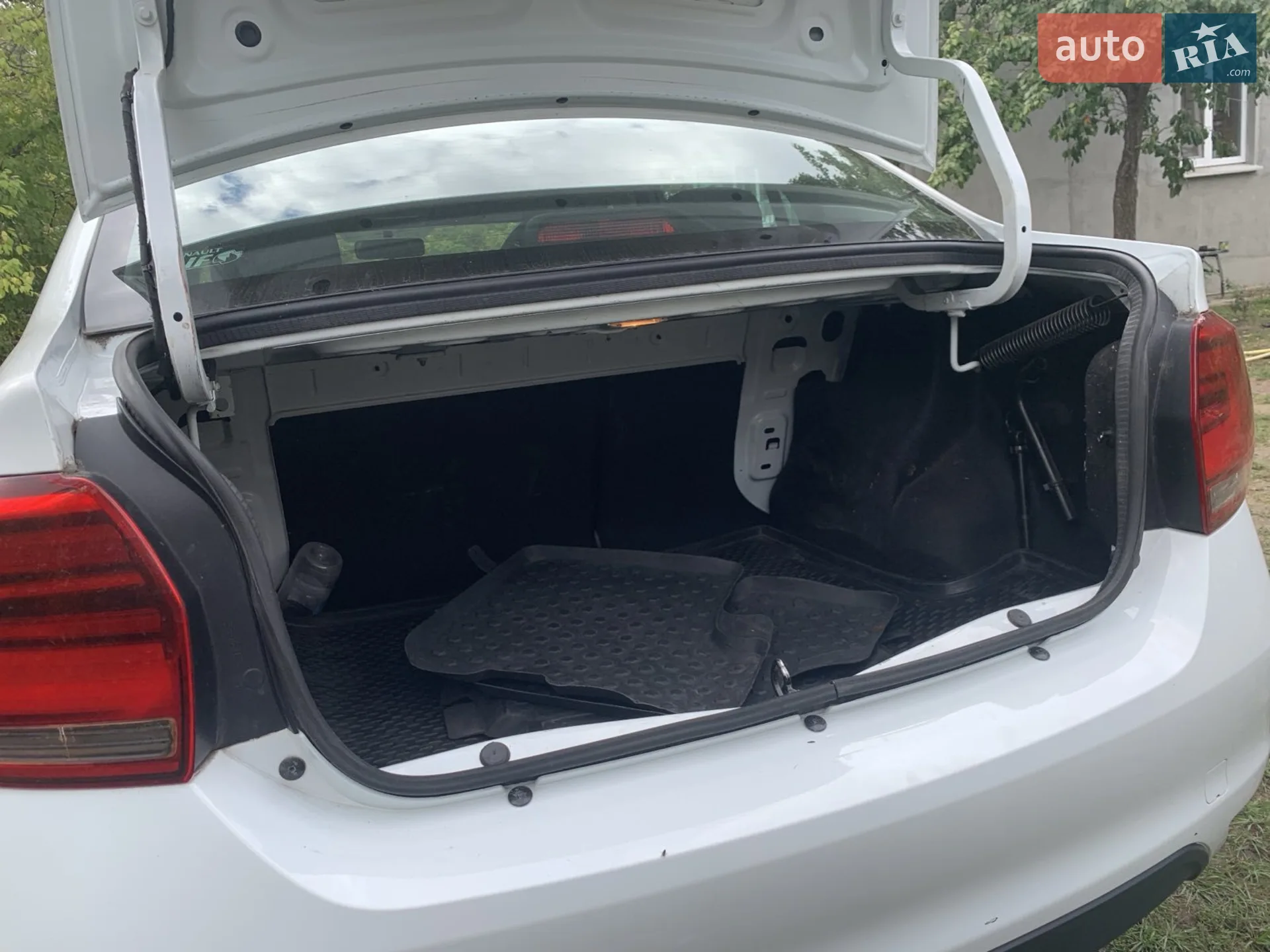 2019 Renault Logan - мініатюра 12
