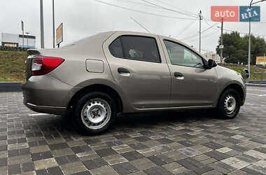 Седан Renault Logan 2014 в 