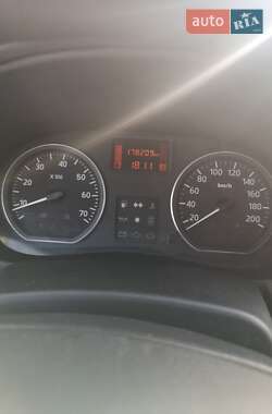 Седан Renault Logan 2010 в 