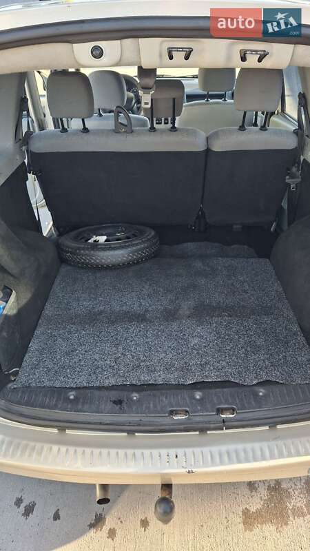 Универсал Renault Logan 2012 в Киеве фото 7 Универсал Renault Logan 2012 в Киеве