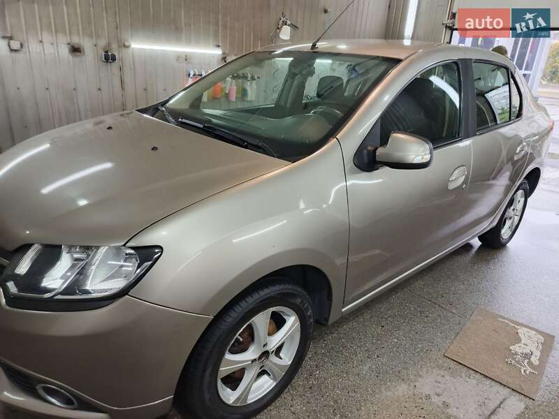 Renault Logan 2013