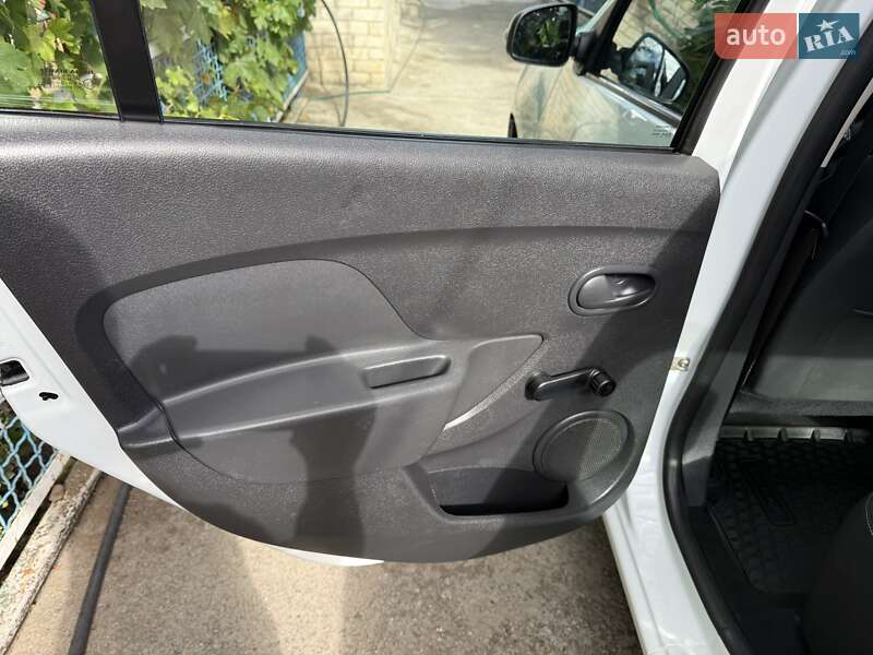 Седан Renault Logan 2019 в Києві