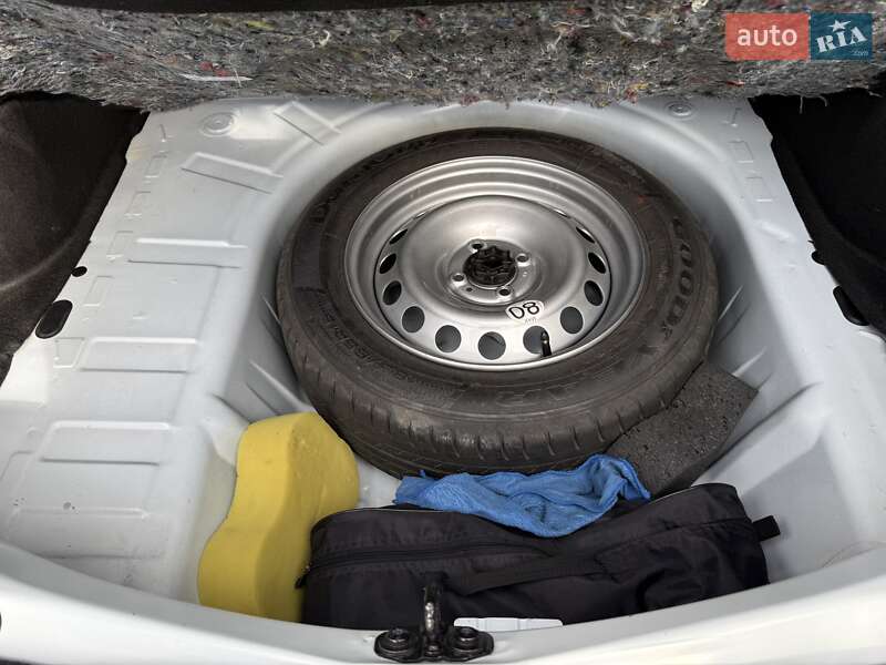 Седан Renault Logan 2019 в Києві