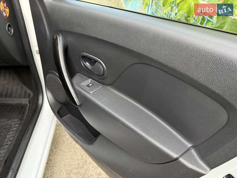 Седан Renault Logan 2019 в Києві