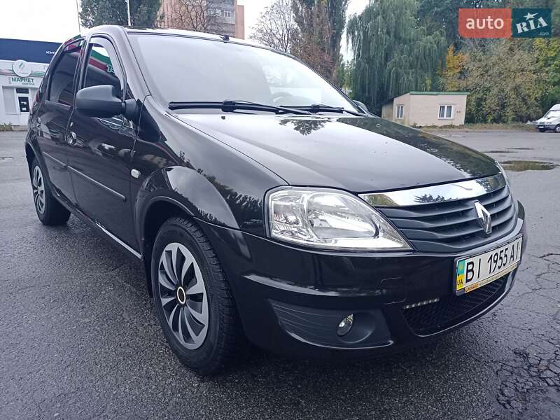 Седан Renault Logan 2011 в 