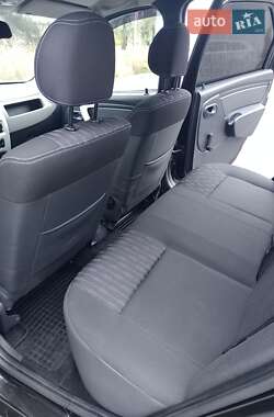 Седан Renault Logan 2011 в 