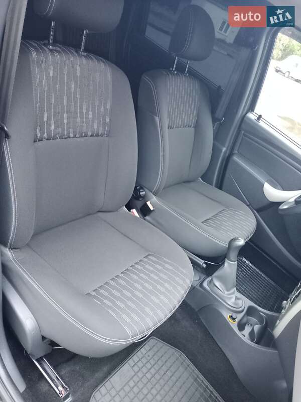 Седан Renault Logan 2011 в Полтаве фото 35 Седан Renault Logan 2011 в Полтаве