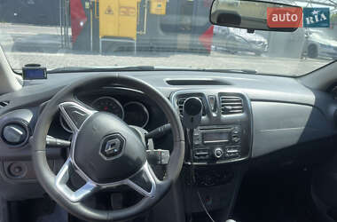 Седан Renault Logan 2017 в 