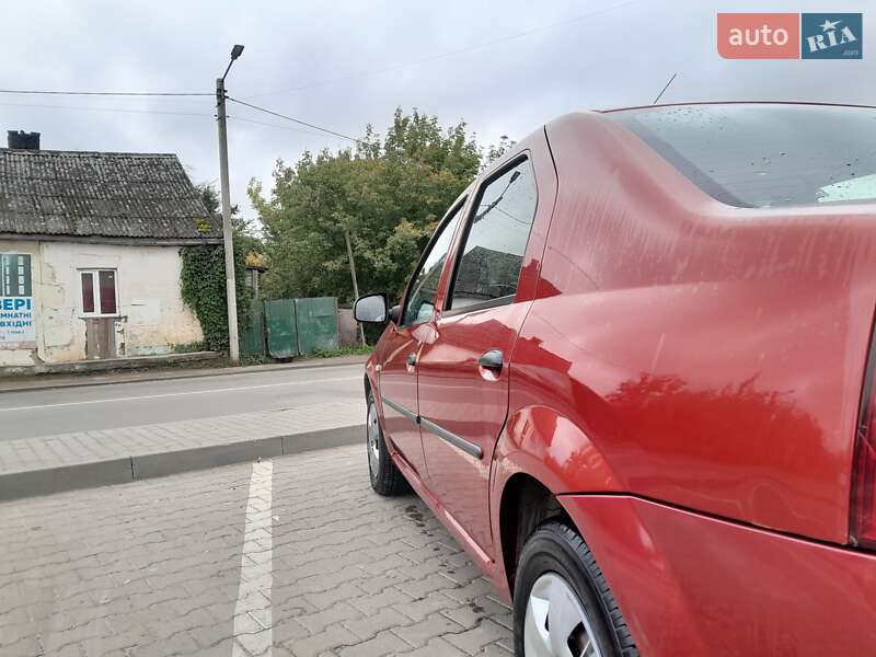 Седан Renault Logan 2009 в Дубні