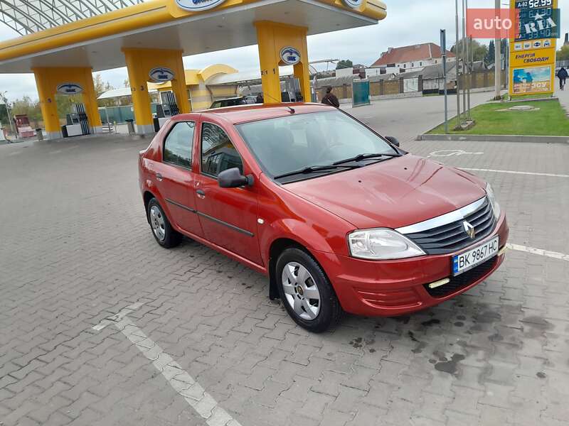 Седан Renault Logan 2009 в Дубні