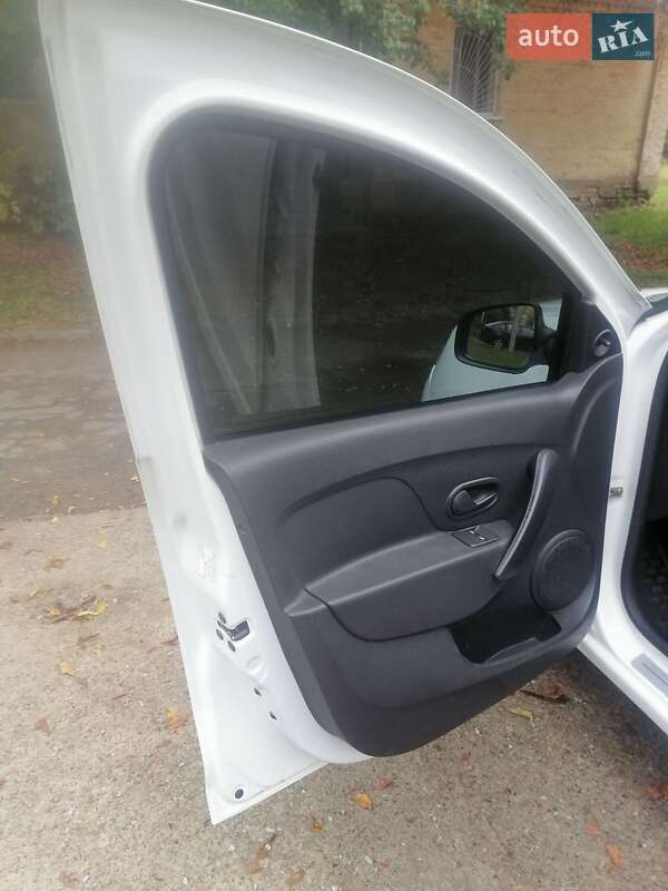 Седан Renault Logan 2013 в Боярке фото 10 Седан Renault Logan 2013 в Боярке