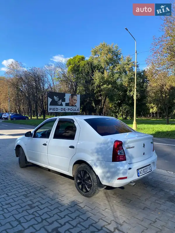 Renault Logan 2011