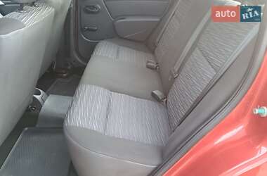 Седан Renault Logan 2011 в 