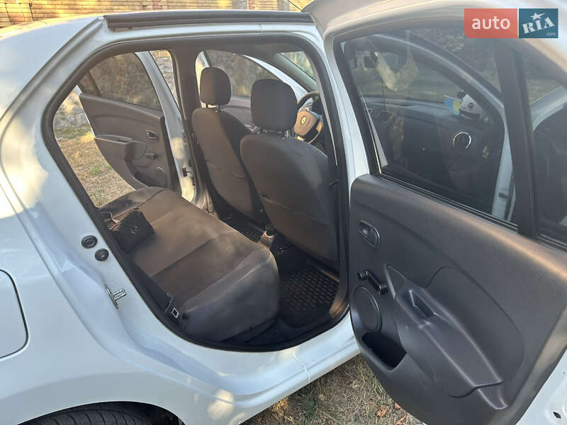 Седан Renault Logan 2015 в Харькове