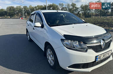 Седан Renault Logan 2014 в 