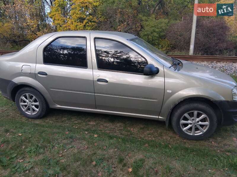 Седан Renault Logan 2011 в Умани