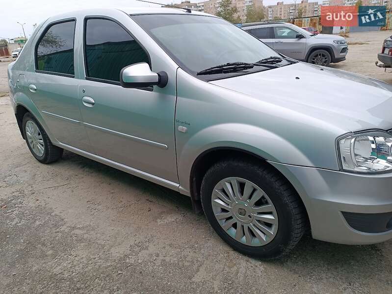 Седан Renault Logan 2011 в Запоріжжі