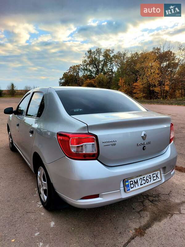 Седан Renault Logan 2015 в Тростянці