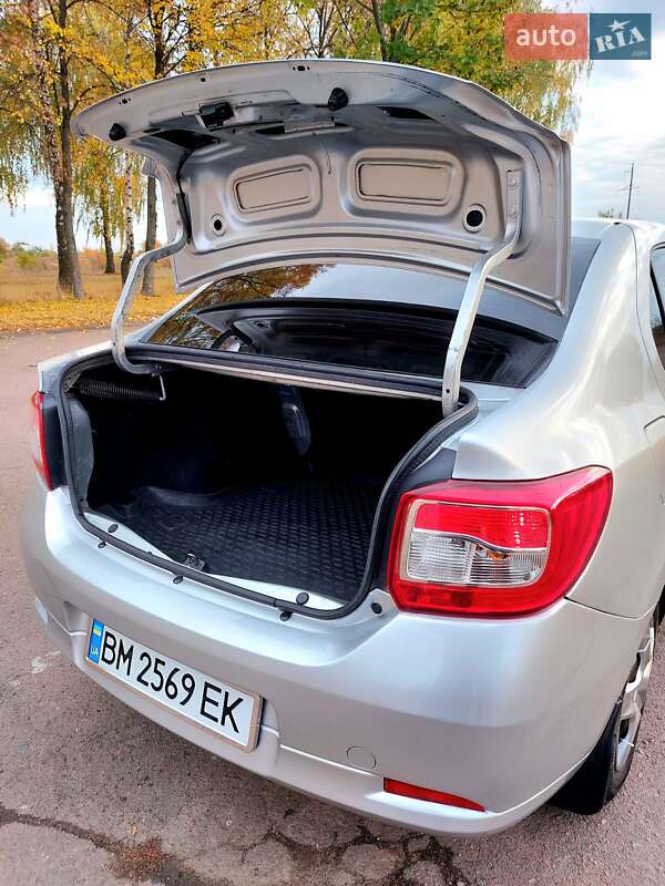 Седан Renault Logan 2015 в Тростянці