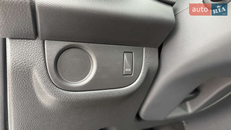 Седан Renault Logan 2017 в Киеве фото 23 Седан Renault Logan 2017 в Киеве