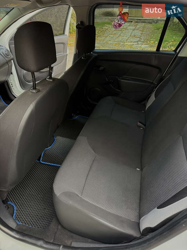 Седан Renault Logan 2013 в Николаеве фото 14 Седан Renault Logan 2013 в Николаеве