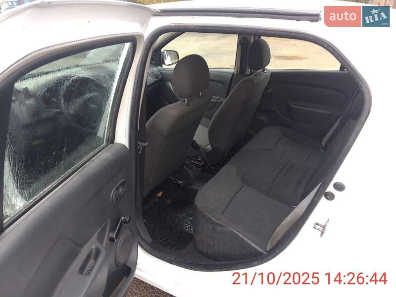 Седан Renault Logan 2013 в Запорожье