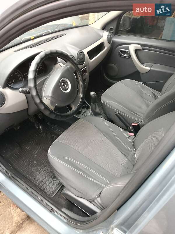 Седан Renault Logan 2010 в Прилуках