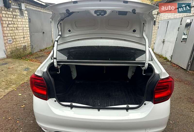 Седан Renault Logan 2020 в Харкові