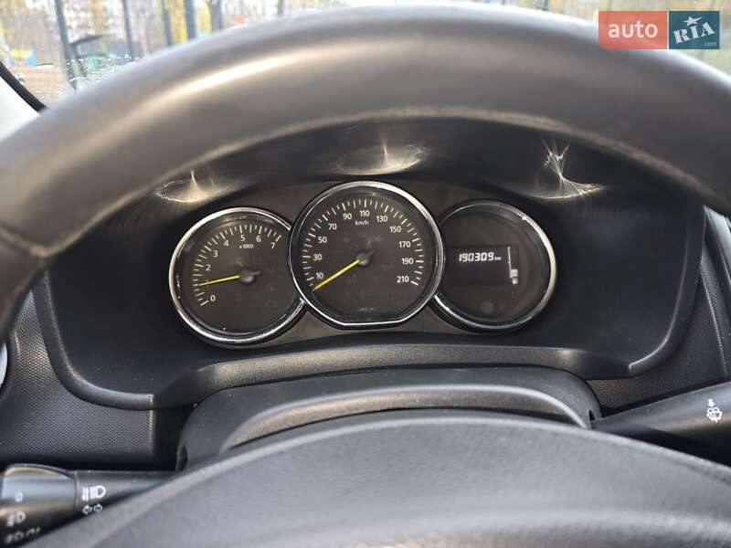 Седан Renault Logan 2013 в Харькове фото 6 Седан Renault Logan 2013 в Харькове