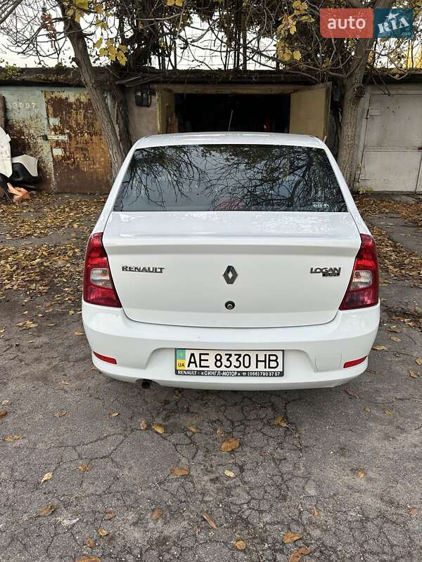 Седан Renault Logan 2012 в Днепре