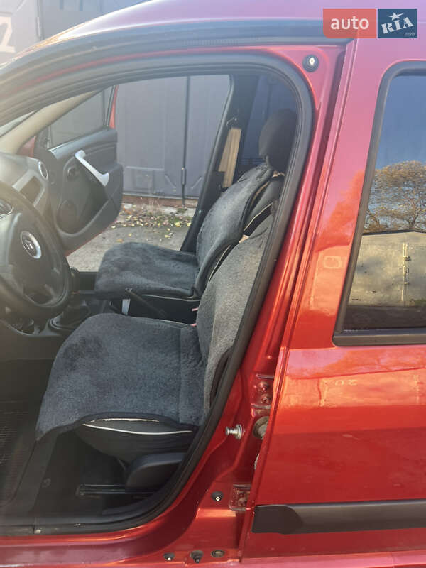 Универсал Renault Logan 2012 в Черновцах