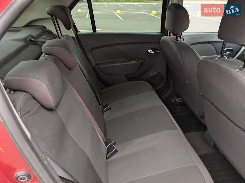 Седан Renault Logan 2013 в Киеве фото 10 Седан Renault Logan 2013 в Киеве