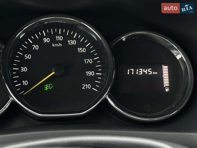 Седан Renault Logan 2014 в Киеве фото 17 Седан Renault Logan 2014 в Киеве