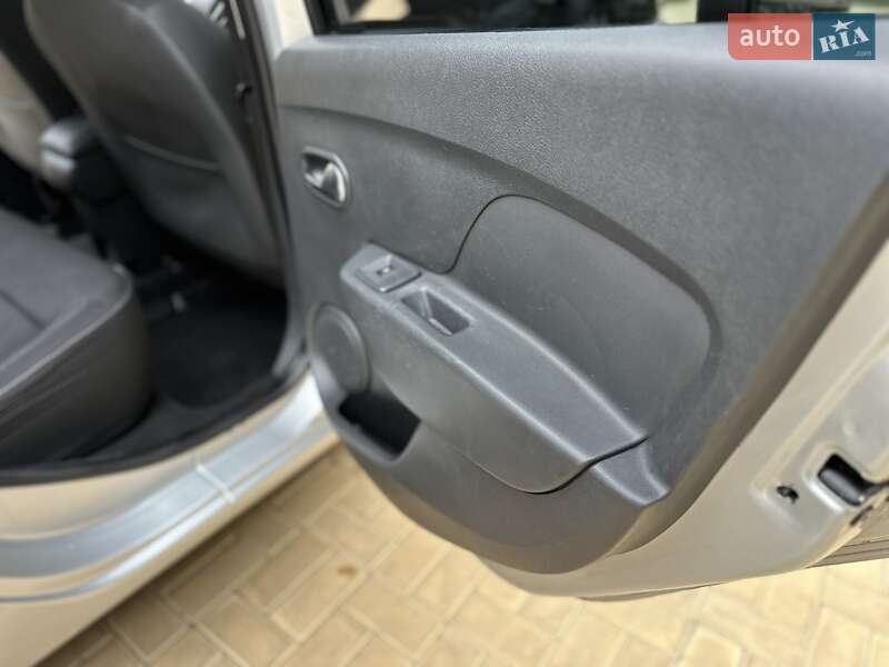 Седан Renault Logan 2018 в Одессе