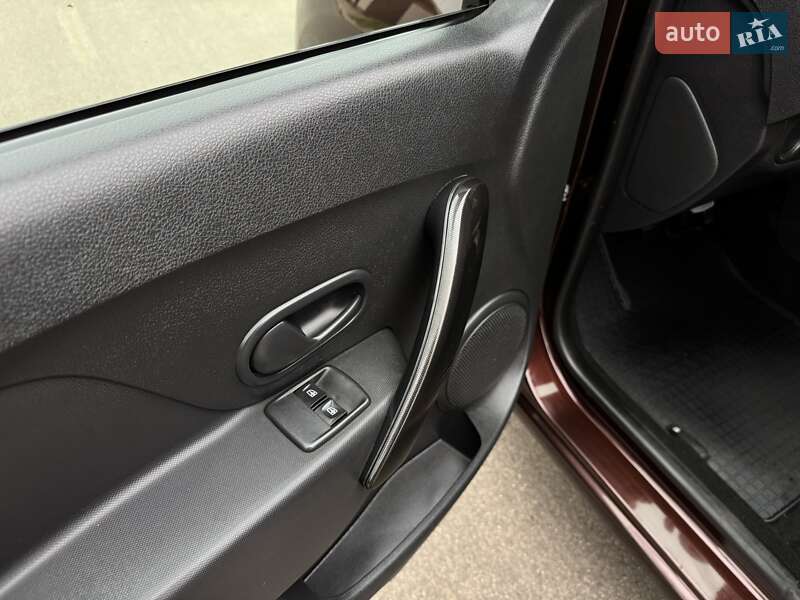 Седан Renault Logan 2017 в Одесі фото 46 Седан Renault Logan 2017 в Одесі