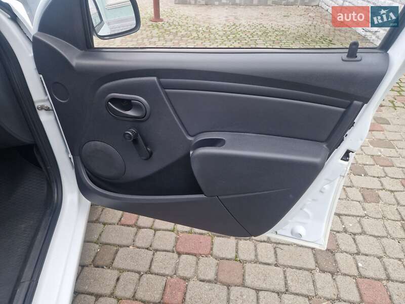 Седан Renault Logan 2012 в Харькове фото 19 Седан Renault Logan 2012 в Харькове