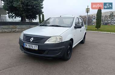 Седан Renault Logan 2012 в Ровно