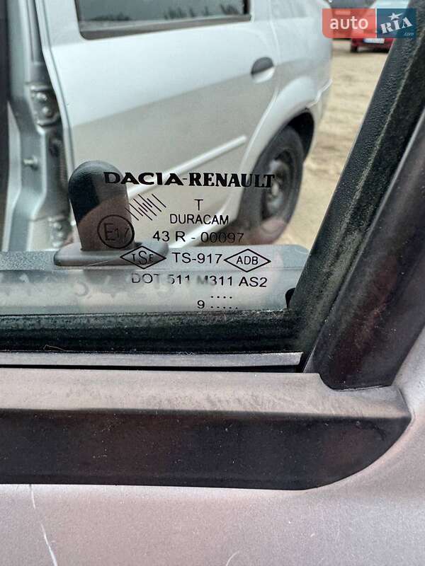 Седан Renault Logan 2009 в Дніпрі