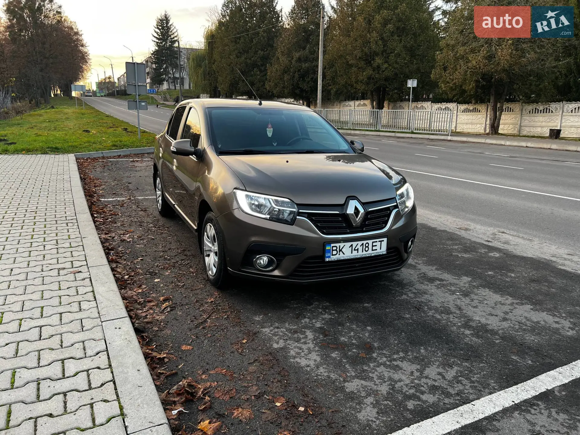 2020 Renault Logan - мініатюра 2