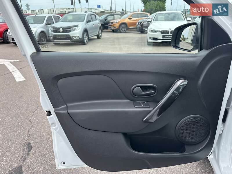 Седан Renault Logan 2021 в Киеве