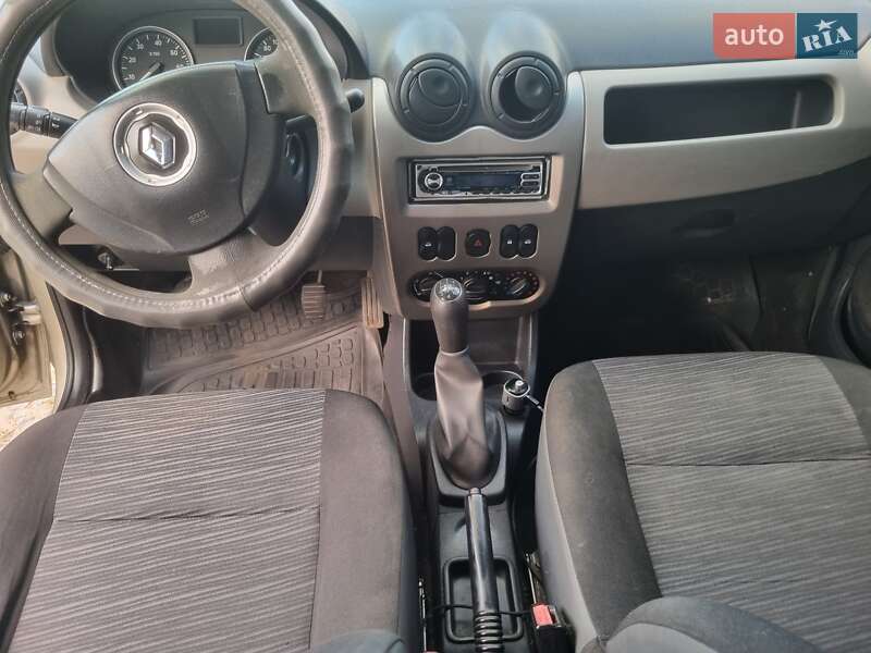 Седан Renault Logan 2012 в Полтаве