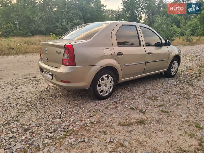 Седан Renault Logan 2012 в Полтаве