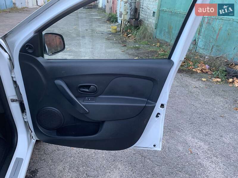 Седан Renault Logan 2016 в Львове фото 16 Седан Renault Logan 2016 в Львове