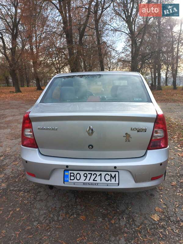 Седан Renault Logan 2012 в Тернополе