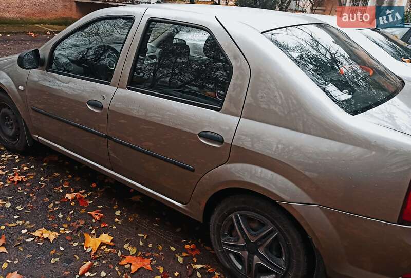 Седан Renault Logan 2010 в Ужгороді фото 2 Седан Renault Logan 2010 в Ужгороді